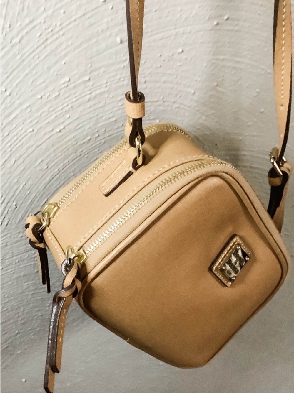 Brown Dooney & Bourke Leather Crossbody Sawyer Bag - Picture 2 of 4